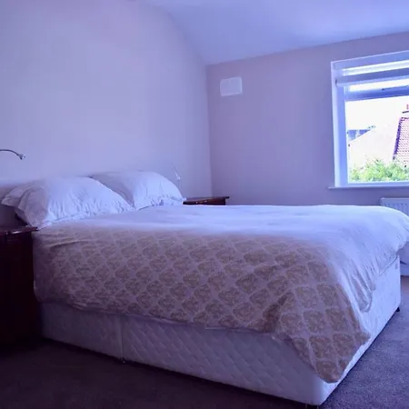 Traditional 3 Bedroom * Dublin