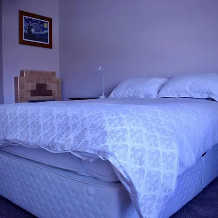 Apartment Traditional 3 Bedroom Dublin